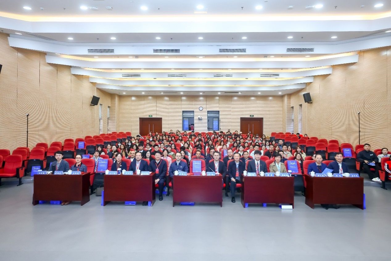 我校举办2025年江苏省研究生第二届“数字治理、新型工业化与...